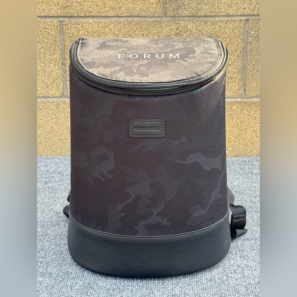 Corkcicle thermal backpack FORUM edition – Black camouflage style